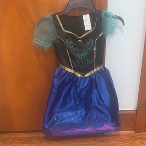 Girl Disney Anna costume size 4-6
